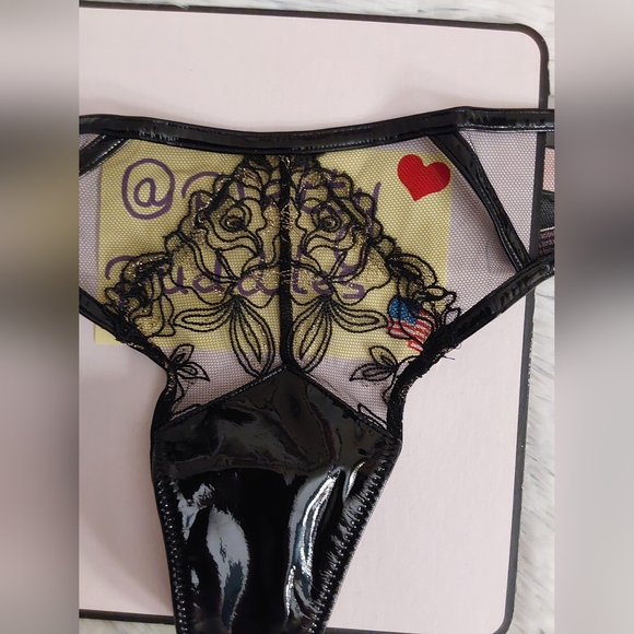 🖤 VS Very Sexy Midnight Affair Rose Embroidery Faux Leather Thong Panty 🖤 - Picture 8 of 16